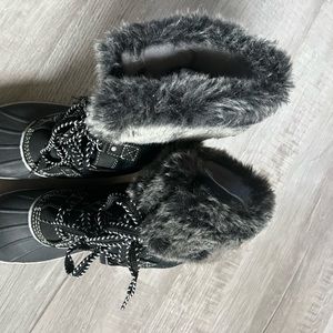 Eddie Bauer - Black Winter Boots - Womens.  Size: 8.5